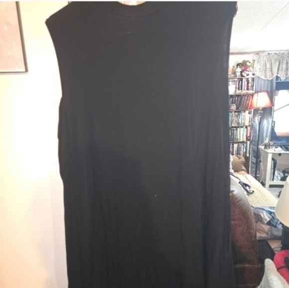 🍂🍁Torrid 2 Foxy Cold Shoulder Long Sleeve Top - Picture 4 of 4